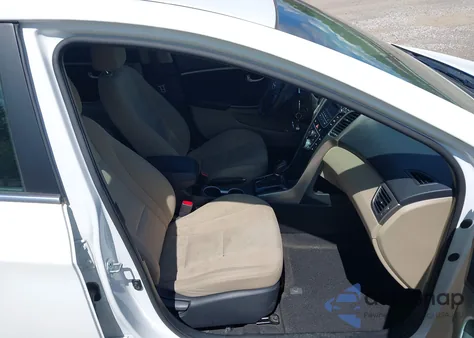 2016 Hyundai Elantra Gt z USA, uszkodzony, nr VIN KMHD35LH5GU323644